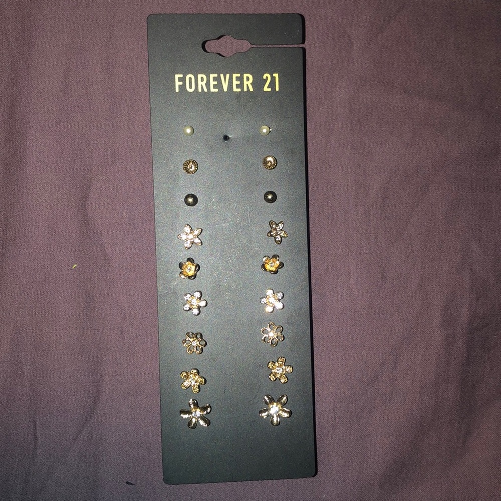 Flowery earring set